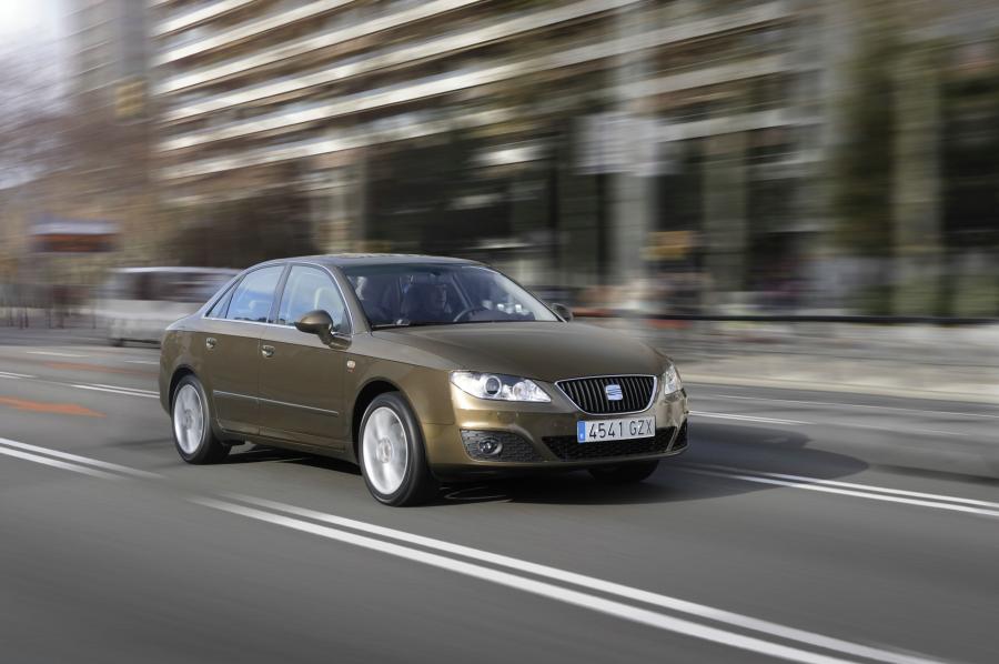  Seat Exeo 2.0 TDI with CVT Multitronic 2011 года  (фото 19 из 21)